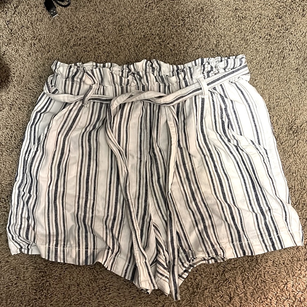 High waisted Paper-bag shorts